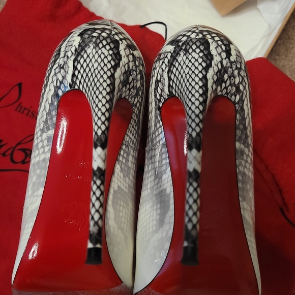 SPECIAL PRICE! 4 ONLY 2 DAYS! Authentic Christian Louboutin's Size 39/8 US - Picture 7 of 15